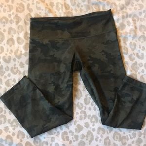 Lululemon Camo Capri (6)